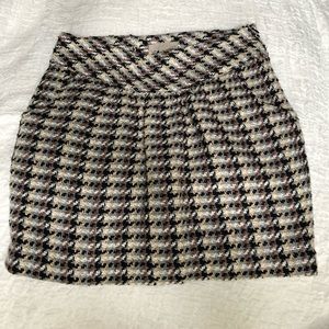 Boutique tweed mini skirt